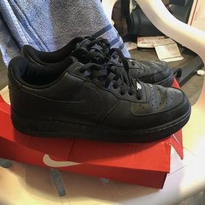 Nike Air Force 1 Black/Black Size 10.5